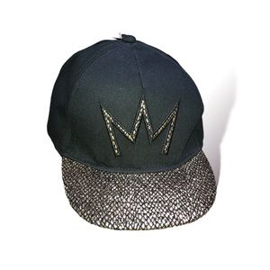 New with tags Limited edition Nicki Minaj black and gold crown snapback hat